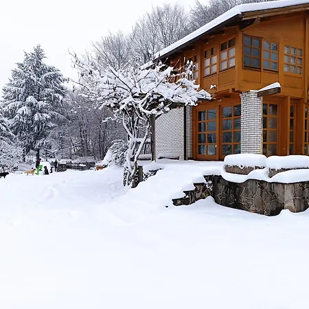 בית נופש Ema *